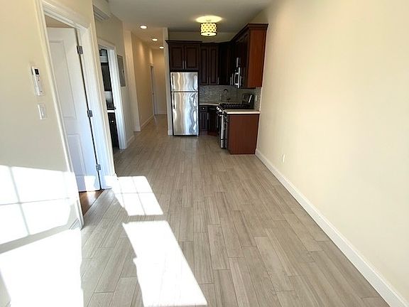 5th image of 31-17 Steinway St #2R