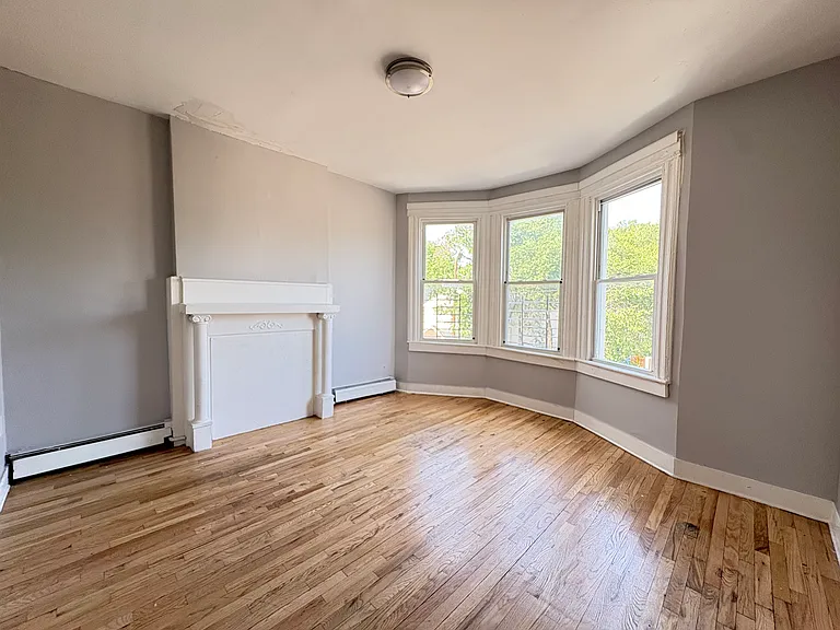149 Wilkinson Ave #4R — Photo 4