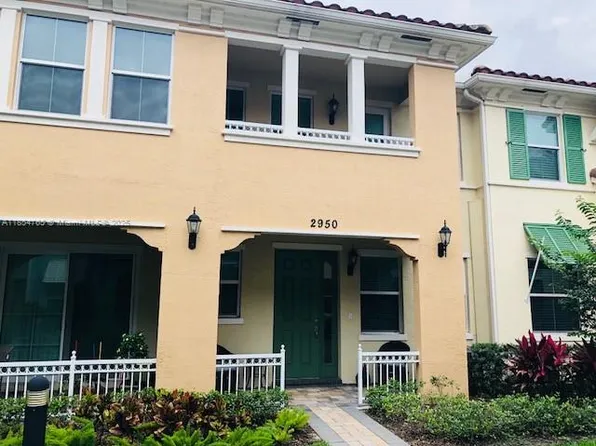 2950 Saint Thomas Dr, Hollywood, FL 33024
