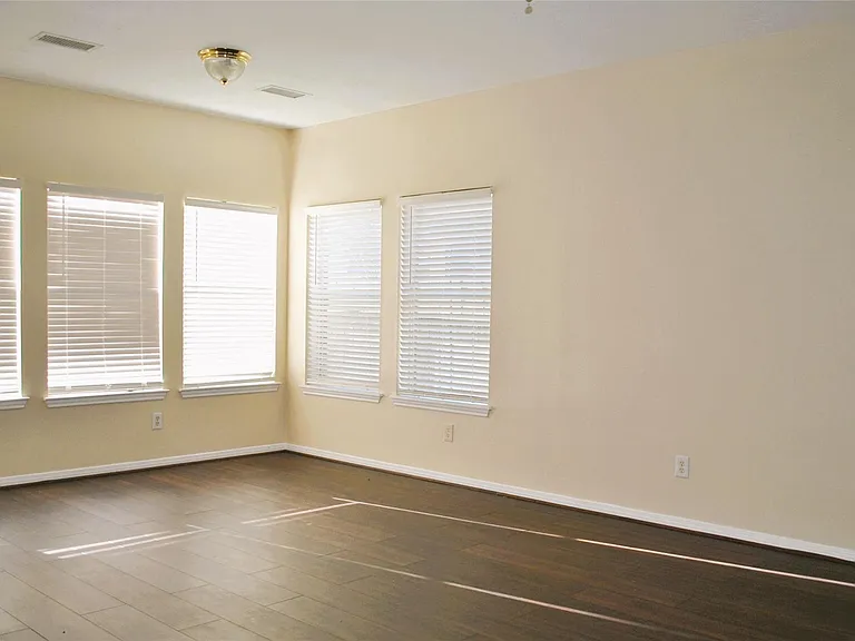 3140 Markscott Dr — Photo 7