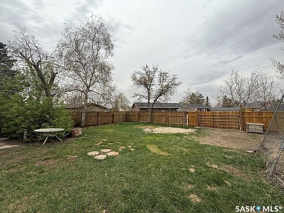 4th image of 12 Queen Drive