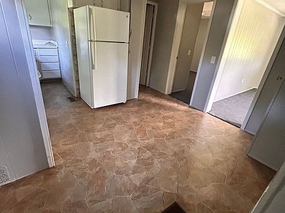 5th image of 171 E 3rd St Lot 5