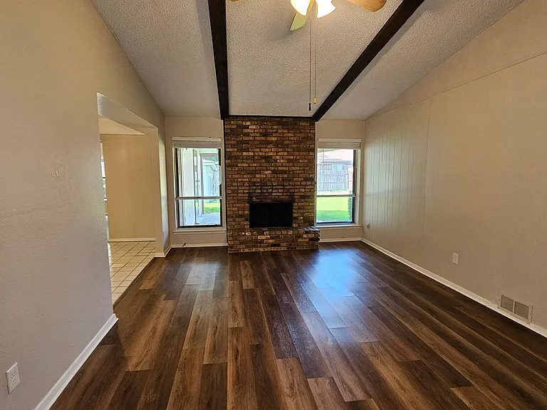 213 Melinda Dr — Photo 16