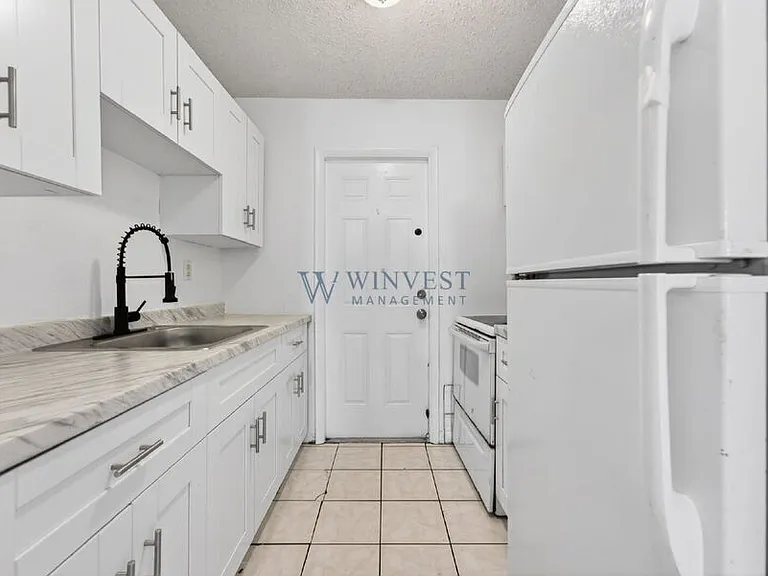 Presidential View Apartments — Photo 33