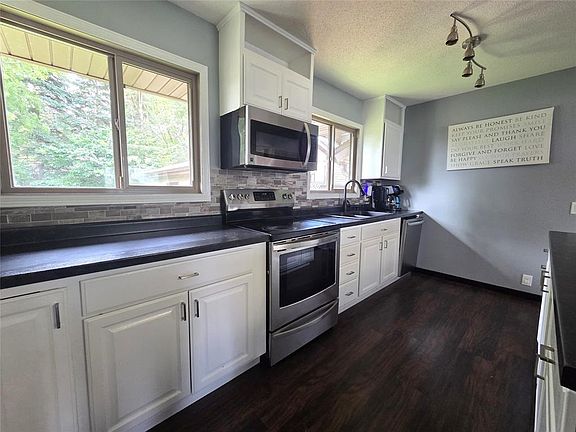 4th image of 510 Skyview Avenue