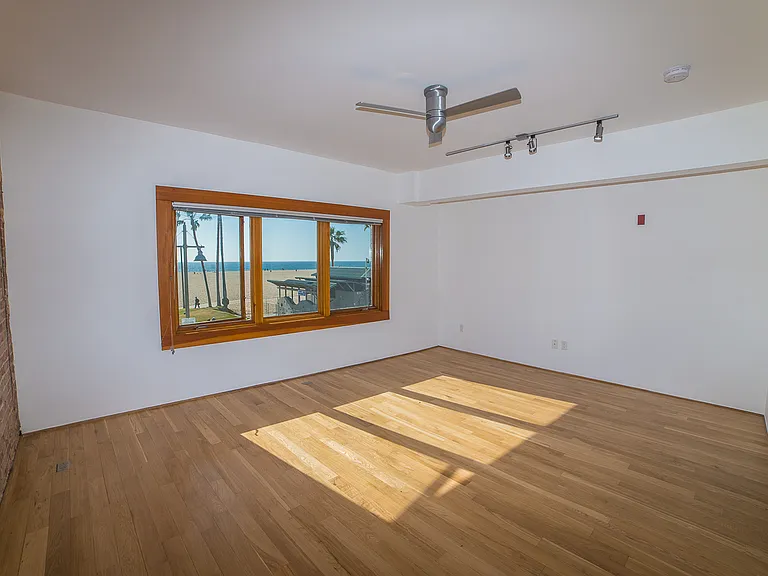 8 Brooks Ave #11 — Photo 29
