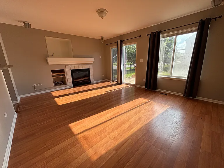2477 Hillsboro Ln — Photo 5