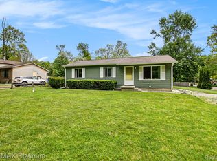 15171 West Dr, Linden, MI 48451