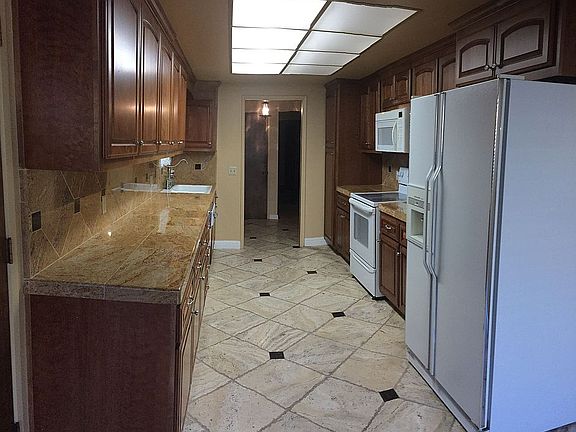 5th image of 1504 Clovewood Ave