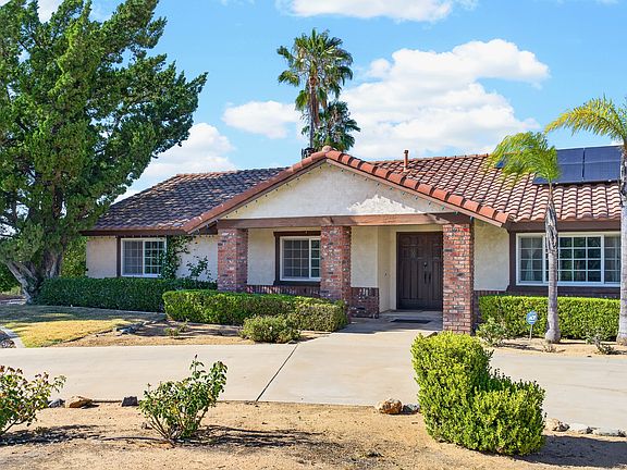 3rd image of 35800 Calle Nopal Rd