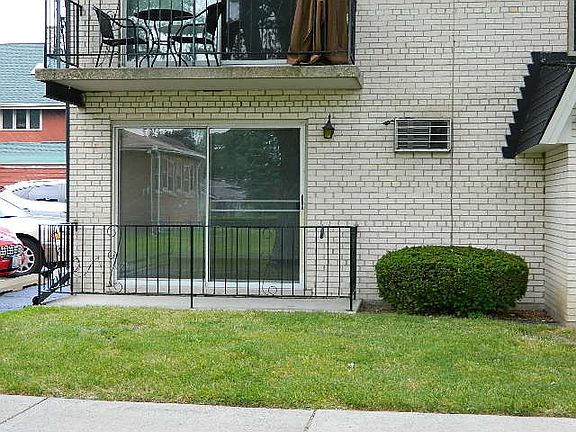 2nd image of 7102 W 107th St APT 1A