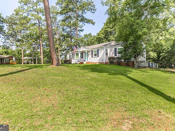 3rd image of 2411 Old Holton Rd