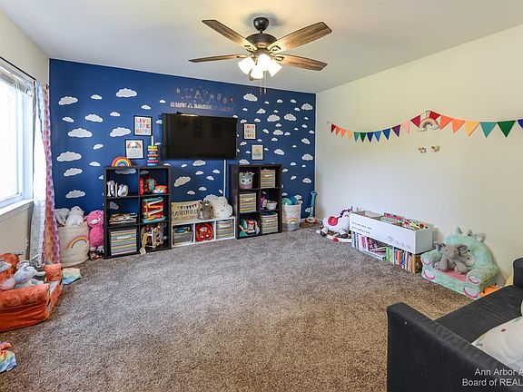 5th image of 7723 Pioneer Dr