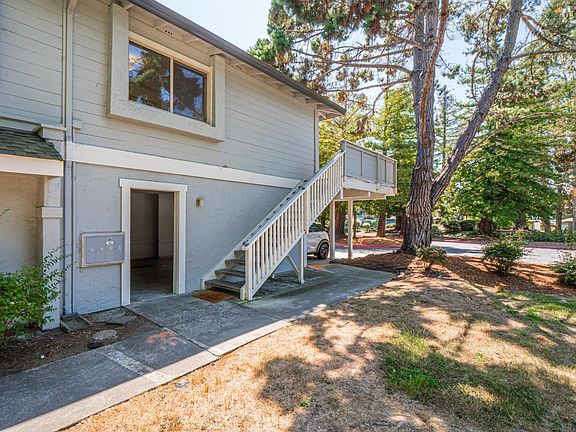 3rd image of 1118 Callas Ln APT 4
