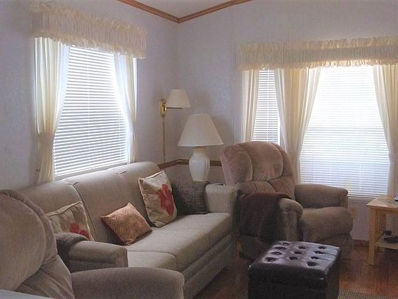 4th image of 225 Par Pines Blvd