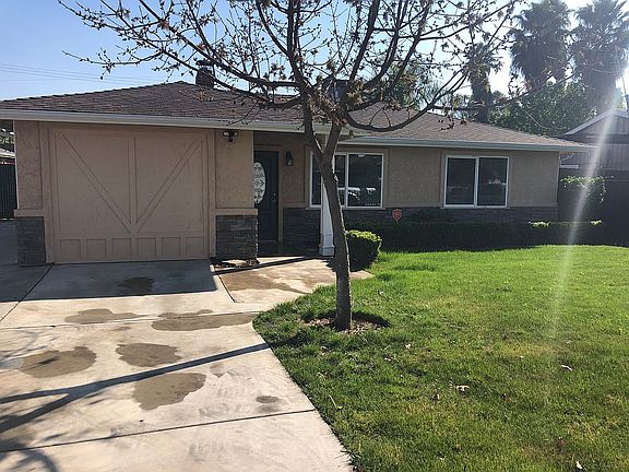 3rd image of 1424 E Sussex Way