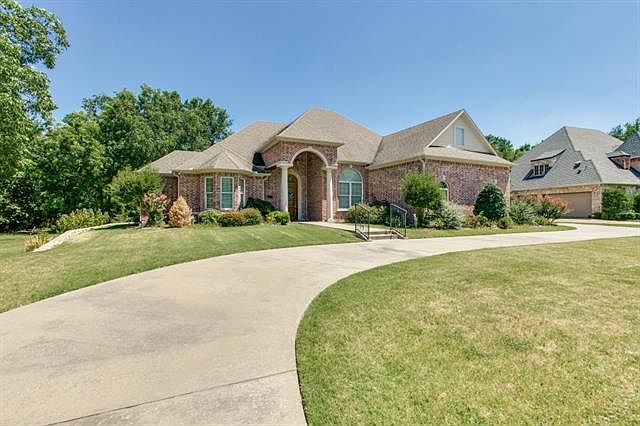 1st image of 9 Heritage Pl