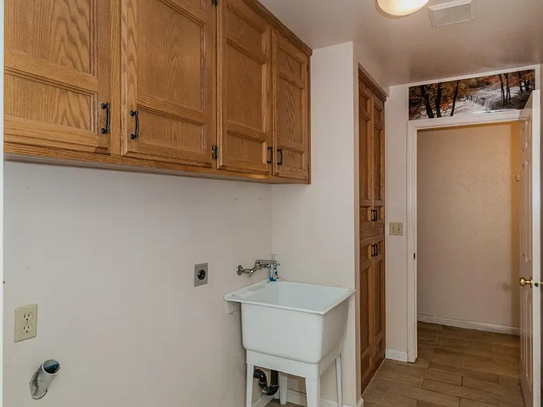 1067 E Portland Ave — Photo 19
