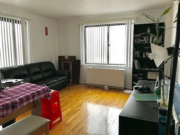 5th image of 46 Henry St Unit 9A