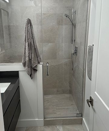 5th image of 1362 Sacramento St