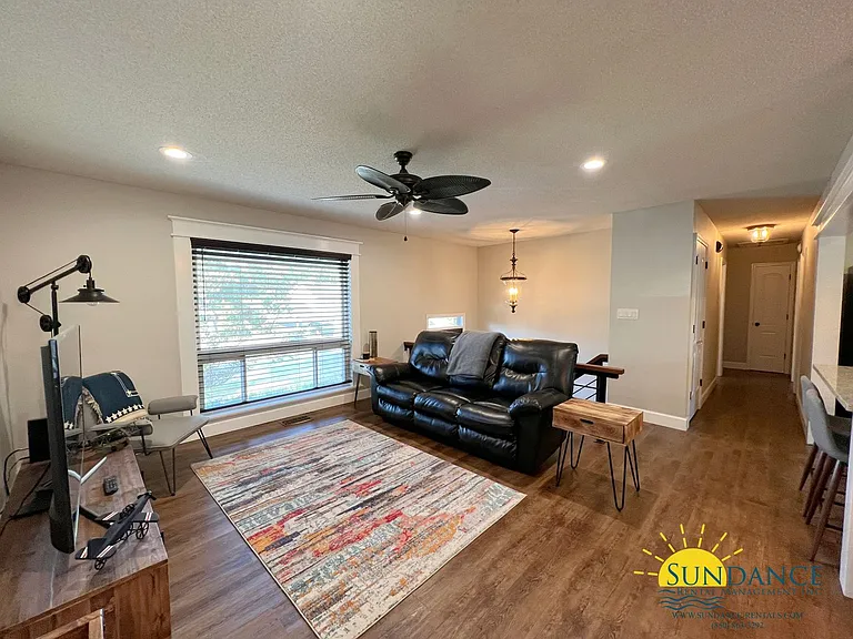132 Sotir St NW — Photo 8