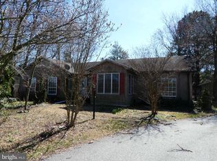 100 Lake Dr, Felton, DE 19943