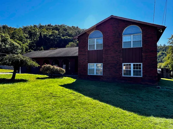 6419 Camp Creek Rd, Huntington, WV 25701