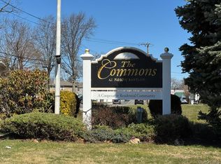 11 Edmunton Dr #E5, North Babylon, NY