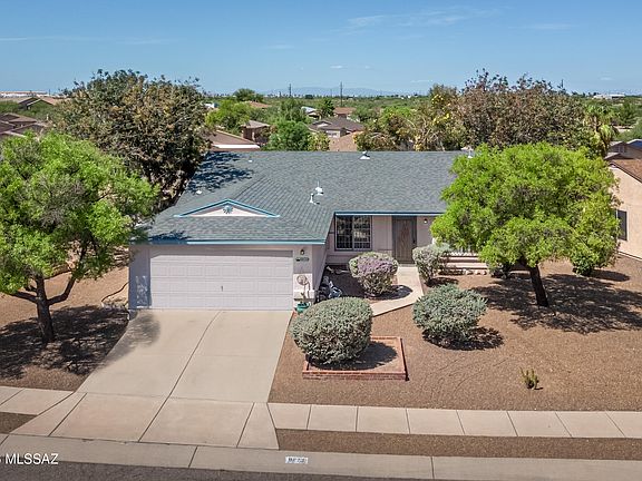 2nd image of 8820 E Eagle Creek Dr