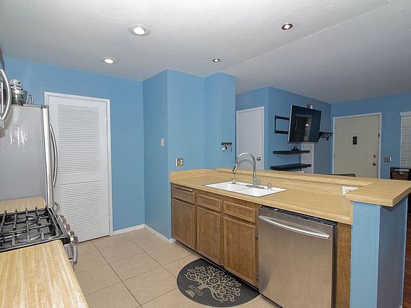 5th image of 6868 Quebec Ct