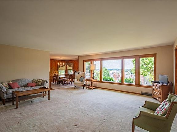 4th image of 712 Sylvan Ave