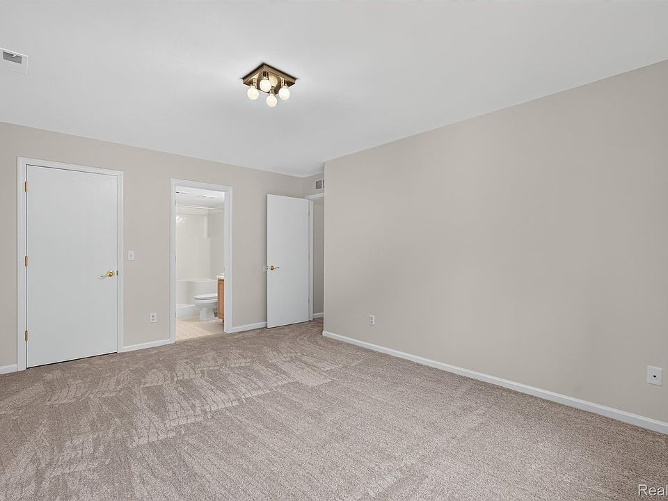 1127 S Lake Dr Unit 117, photo 15