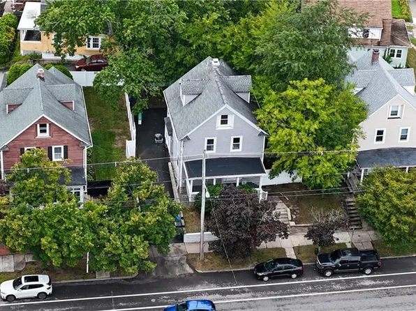 1059 Narragansett Blvd, Cranston, RI 02905
