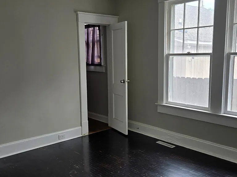 1023 Richard St — Photo 3