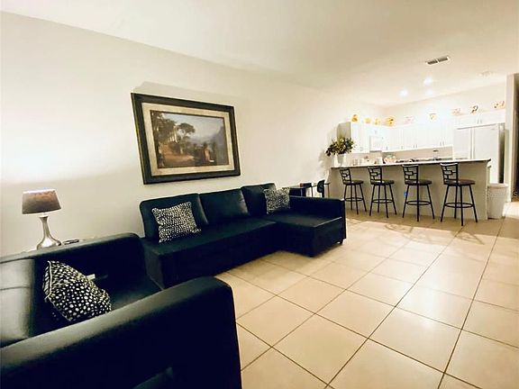 4th image of 3127 Sun Lake Ct #A