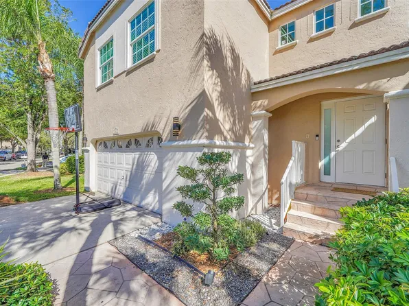 10615 NW 12th Court, Plantation, FL 33322