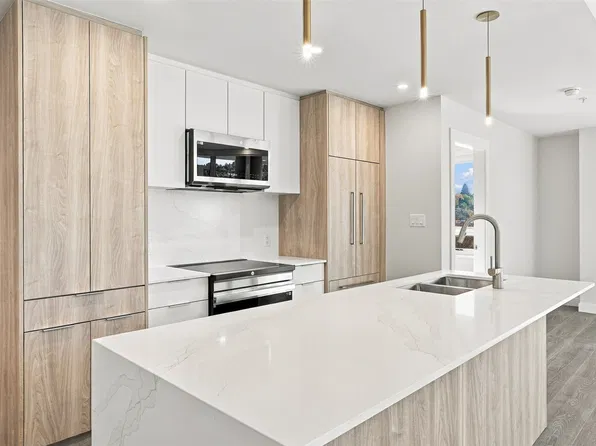 460 Nicola St #902, Kamloops, BC V2C 2P8