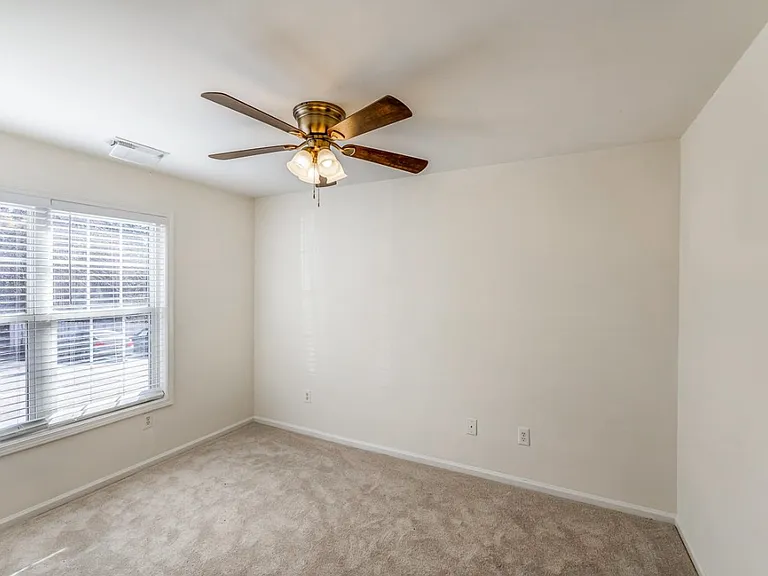 9 Huntress Dr — Photo 12