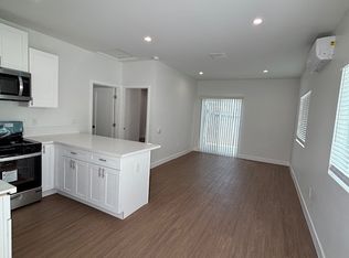 1102 W 89th St #A, Los Angeles, CA 90044