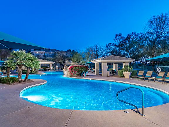 Lagoon-style pool