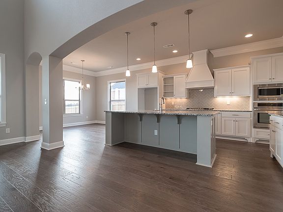 3rd image of 1411 SW Manhattan Ave