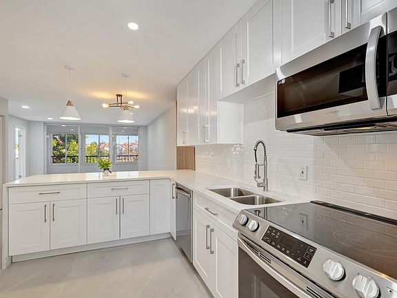 4th image of 4090 Tivoli Court #208