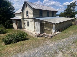 402 Winchester Ave, Moorefield, WV 26836