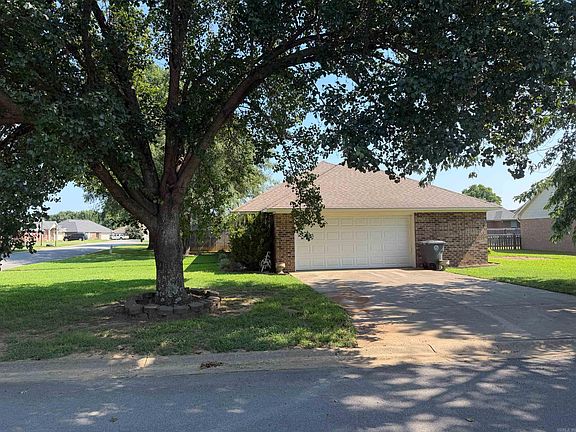 18th image of 406 Village Dr