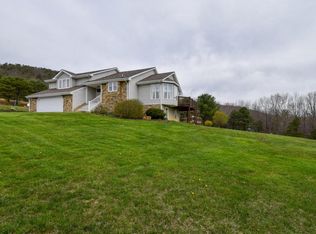 8063 Arabian Ln, Catawba, VA 24070