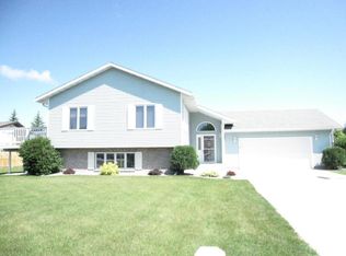 1328 21st St NW, East Grand Forks, MN 56721