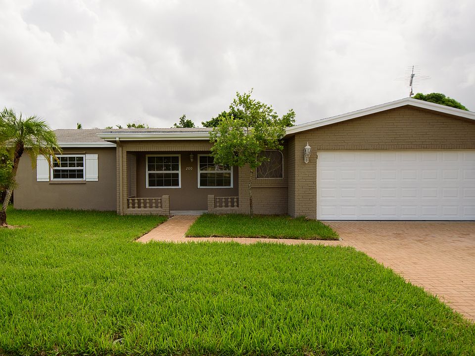 1st image of 200 S Sequoia Dr
