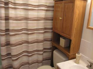 30465 N East End Ave, Libertyville, IL 60048