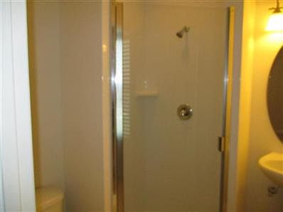 5th image of 1022 Queen St