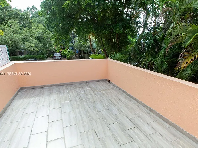 2919 Virginia St — Photo 6